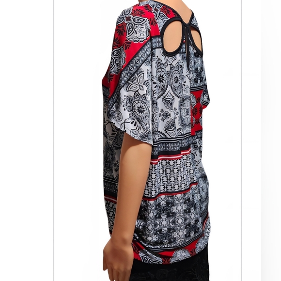 Lavish Red and Black Patterned Blouse - Picture 5 of 5